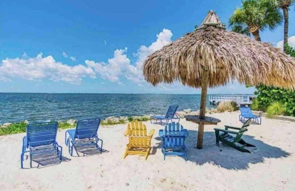 Amazing Waterfront Views Resort, Enjoy Heated Pool & Sunset! Apartment hotel in Tampa