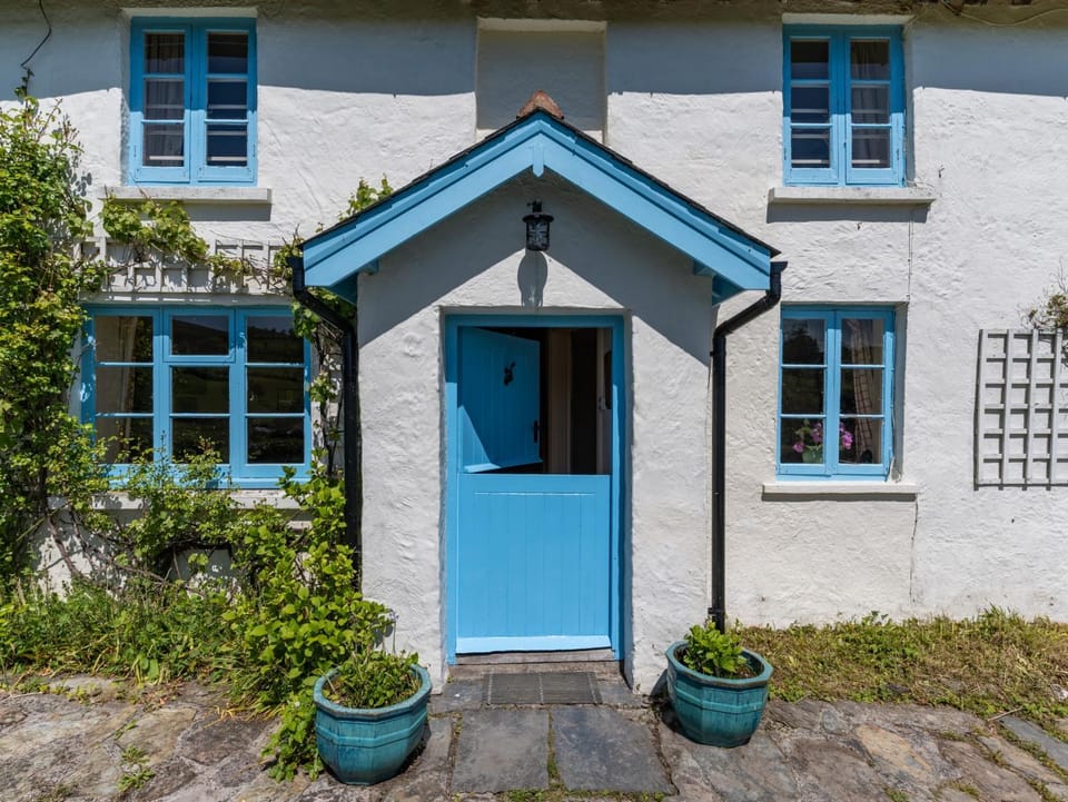 Property building, Facade/entrance, Off site