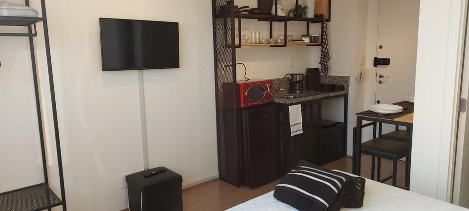 TV and multimedia, Kitchen or kitchenette, Photo of the whole room, Dining area