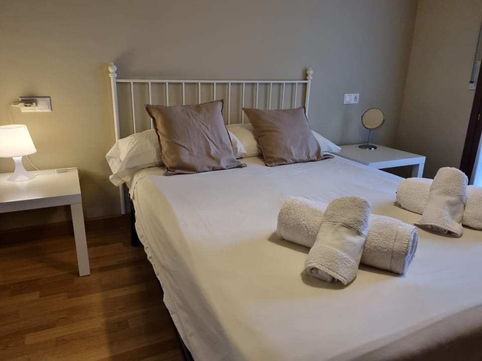 13A01 Apartamento con garaje y terraza by R2R Consulting Apartment in Asturias