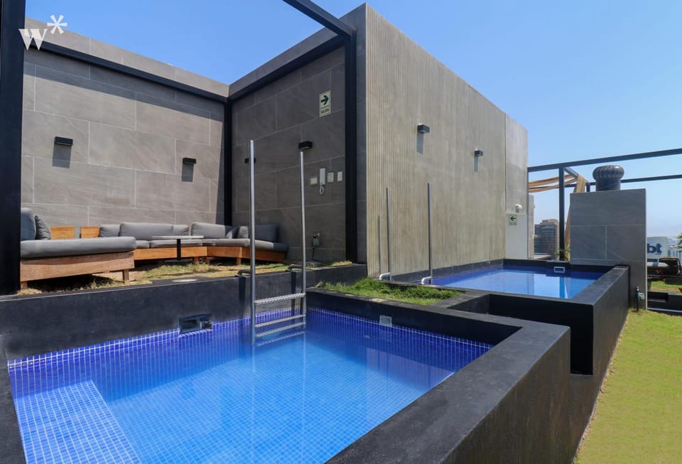 Swimming pool, sunbed