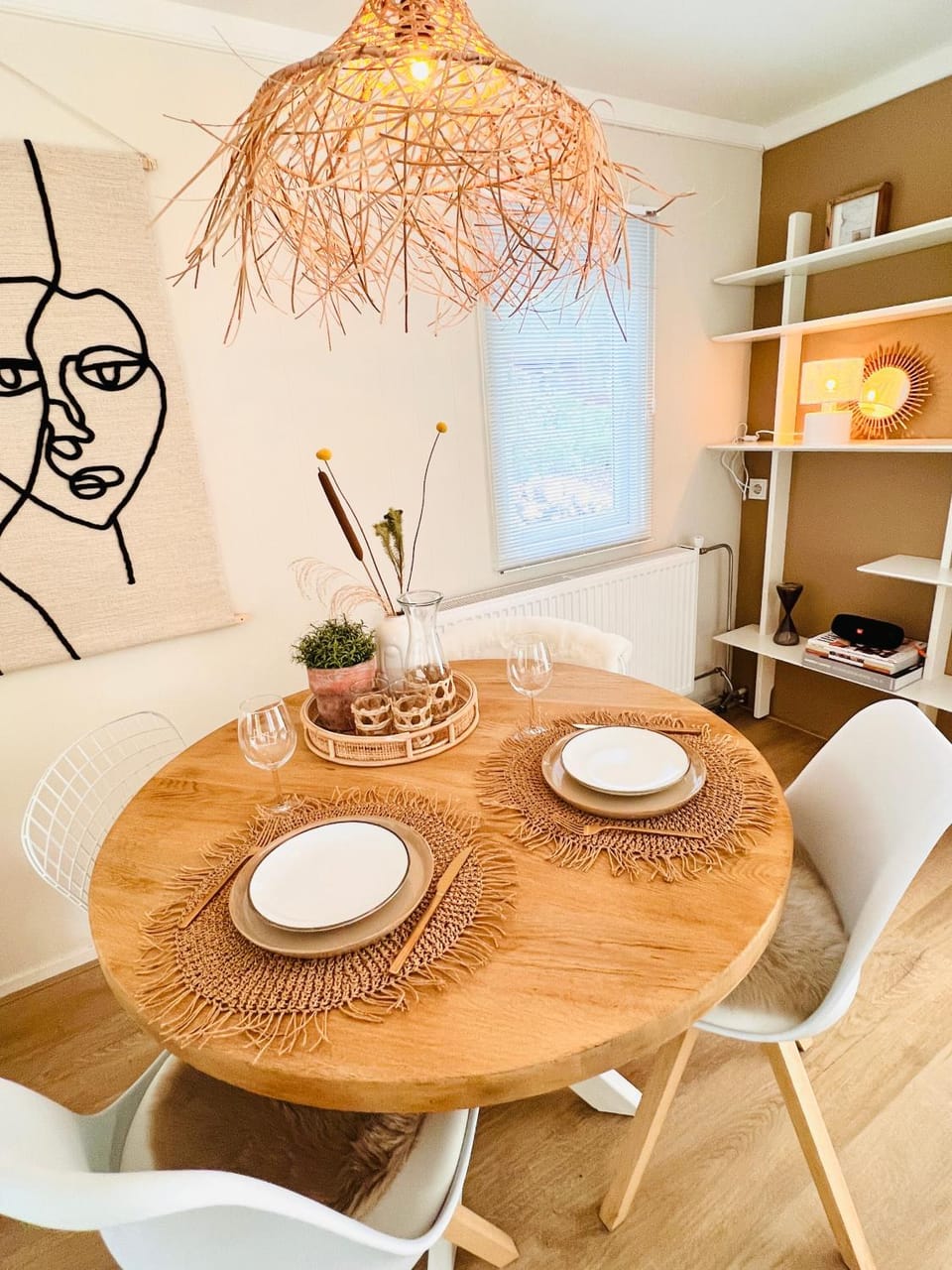 Living room, Dining area
