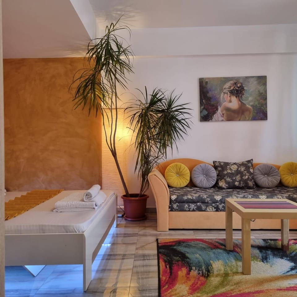 Seating area, Bedroom