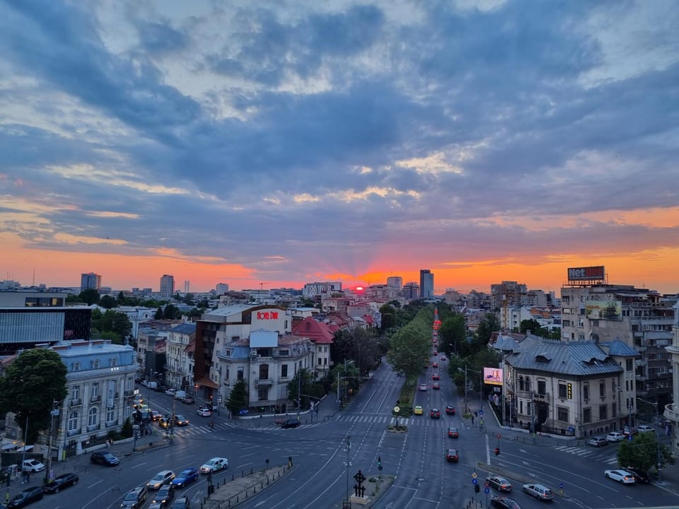 Day, Neighbourhood, Bird's eye view, City view, Street view, Location, Sunrise, Sunset