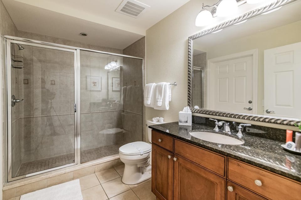 A DISNEY REUNION! Spacious And Spectacular, 5 Heated Pools, Sleeps 8, Overlooking Acres Of Views, LOW Rates! House in Four Corners