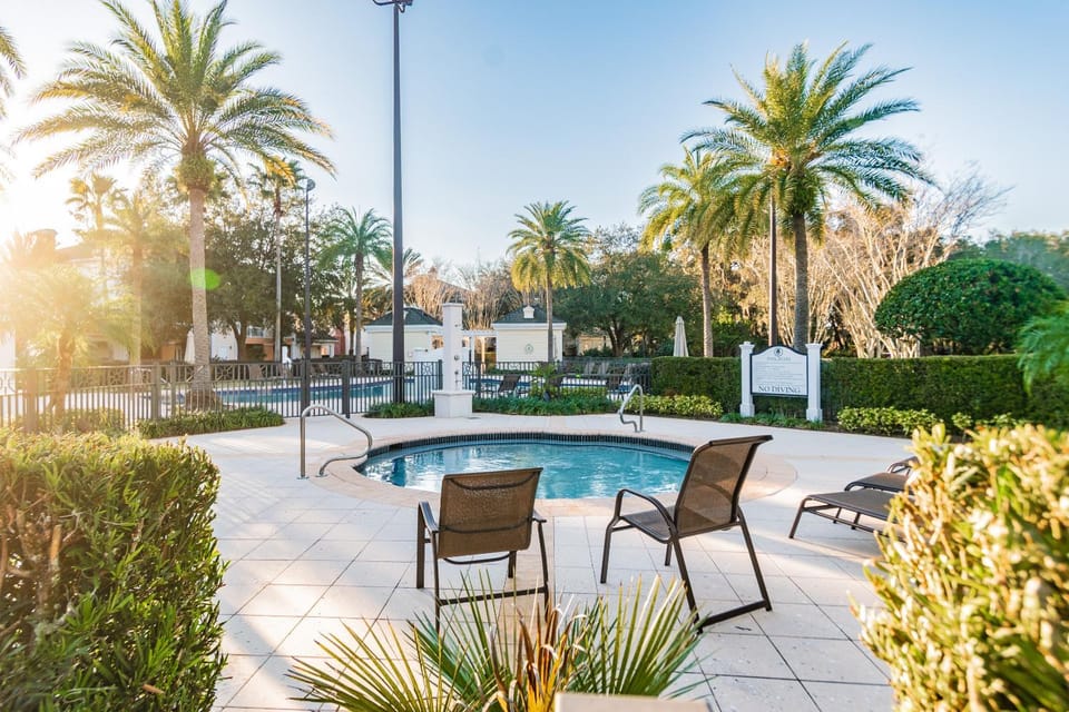 A DISNEY REUNION! Spacious And Spectacular, 5 Heated Pools, Sleeps 8, Overlooking Acres Of Views, LOW Rates! House in Four Corners