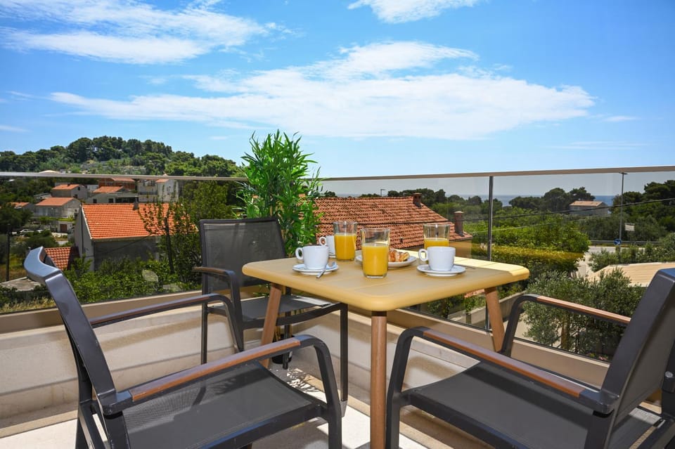 View (from property/room), Balcony/Terrace