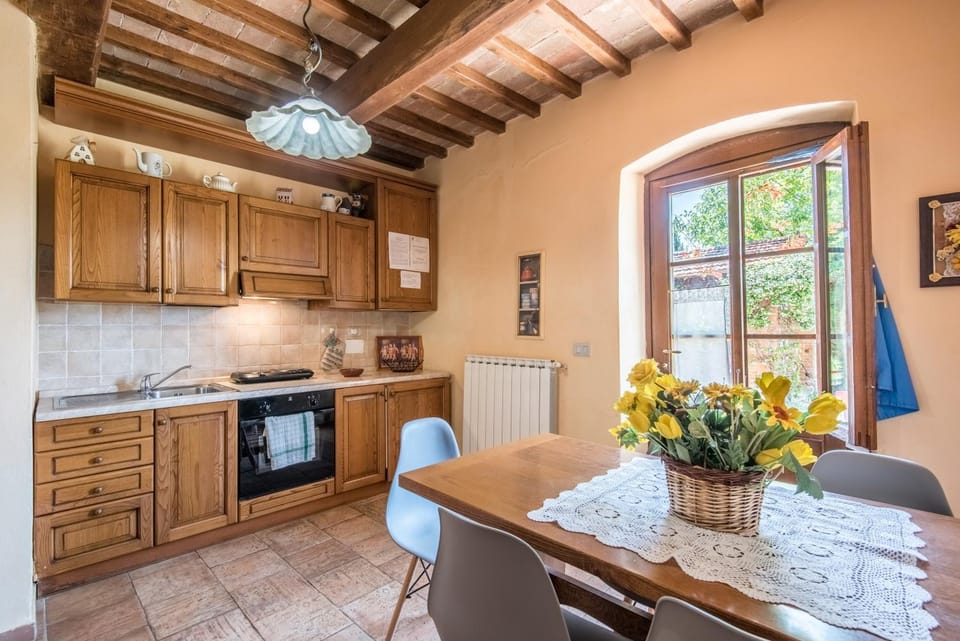 Property building, Kitchen or kitchenette, Living room
