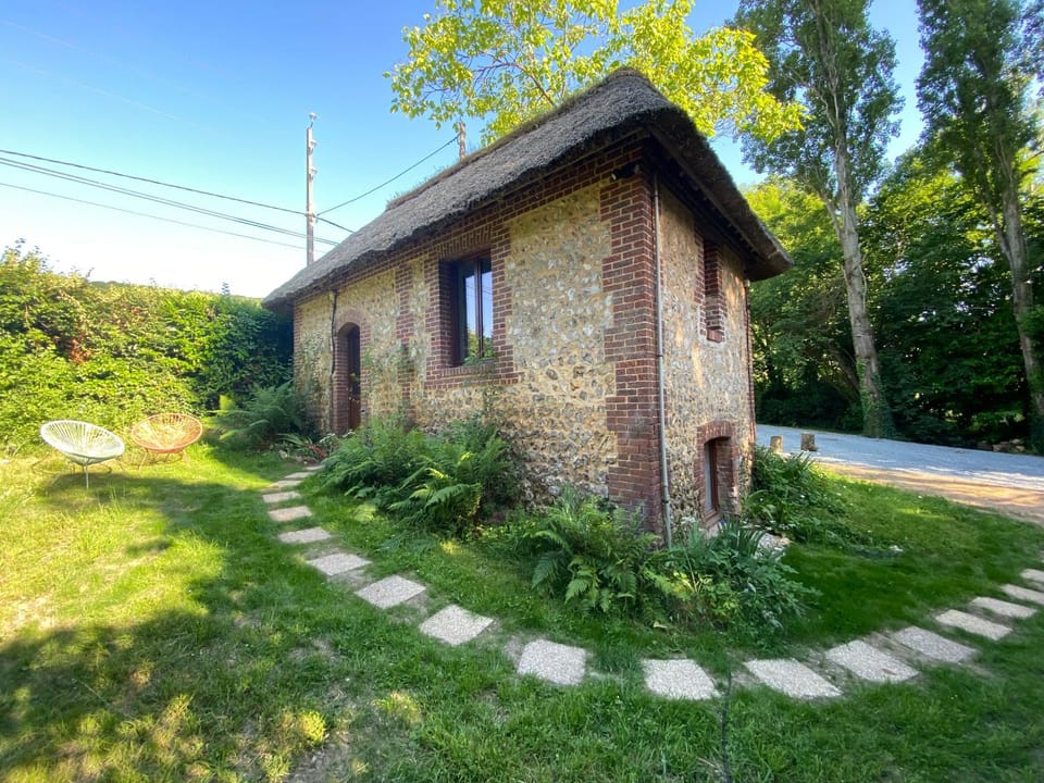 Facade/entrance, Garden