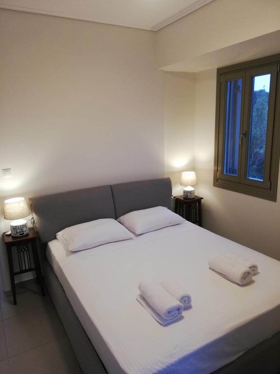 Bedroom, towels