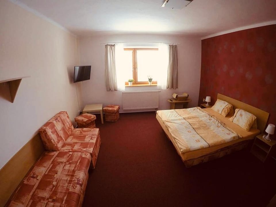 TV and multimedia, Photo of the whole room, Bedroom