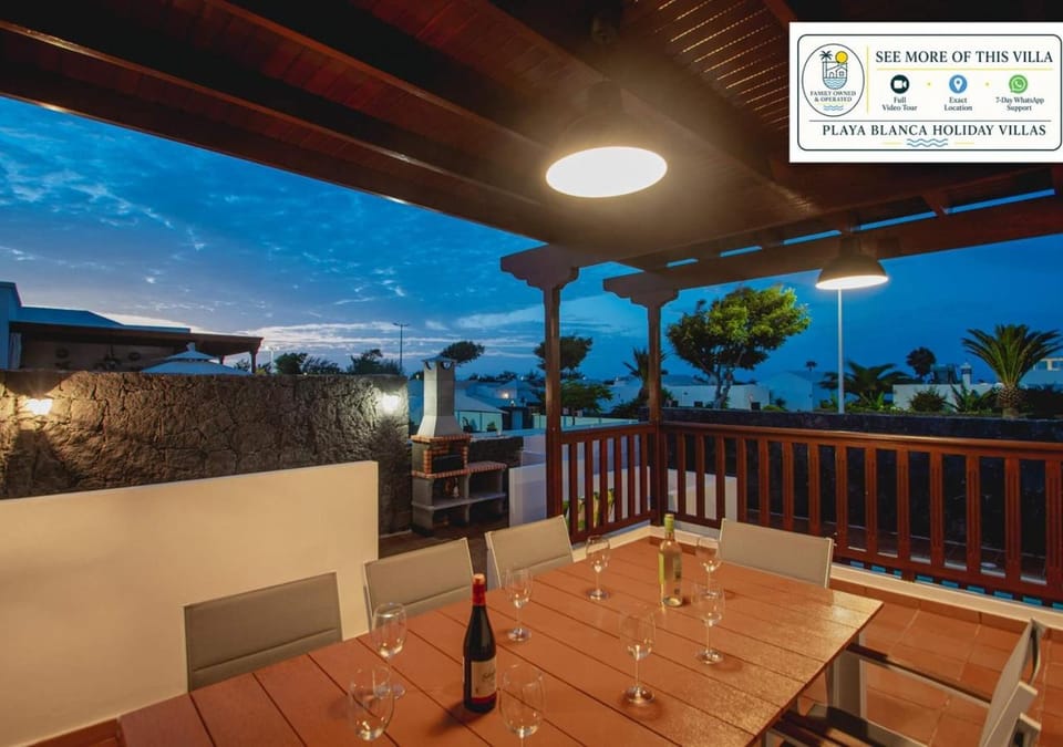 Stylish 6 Bedroom Villa Princesa - Heated Pool - Near Beach & Waterparks Villa in Playa Blanca