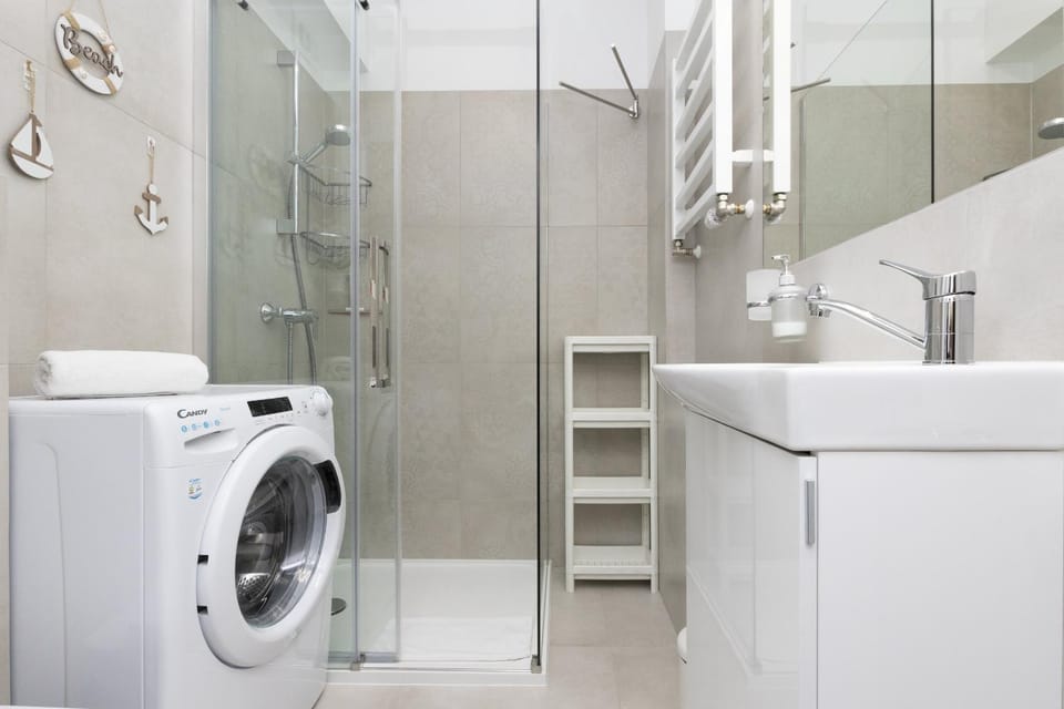 Shower, Bathroom, washing machine