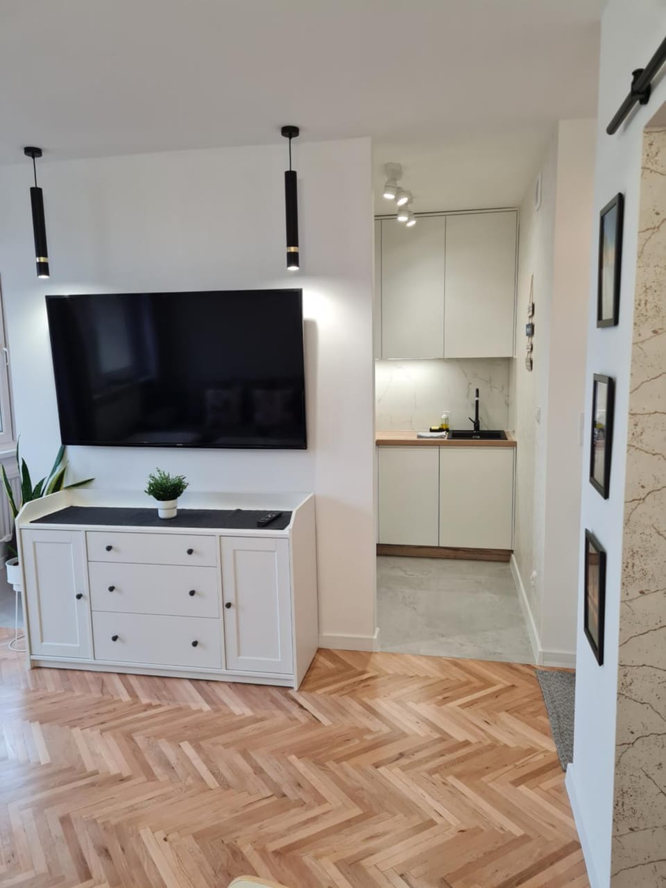 TV and multimedia, Kitchen or kitchenette