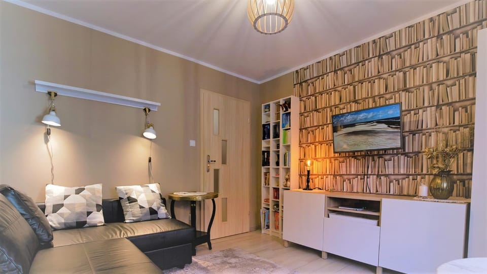 Bed, Game Room, Bedroom