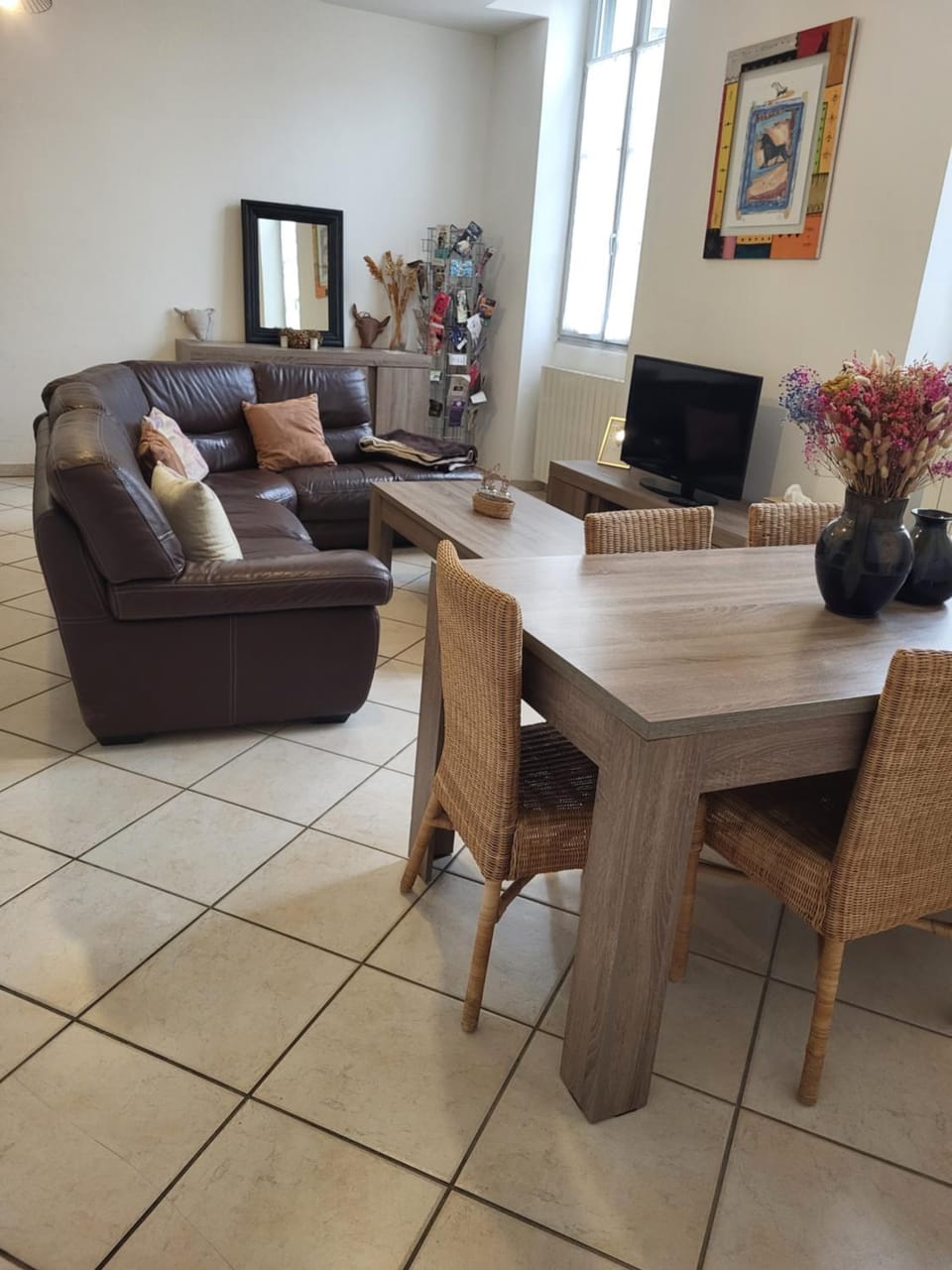 TV and multimedia, Living room, Dining area