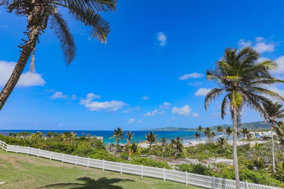 Dramatic views from this spacious 1bd 1bth Apartment in St. Croix