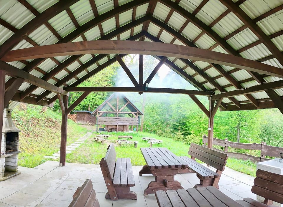 Patio, Spring, Day, Natural landscape, Garden, Seating area, Garden view
