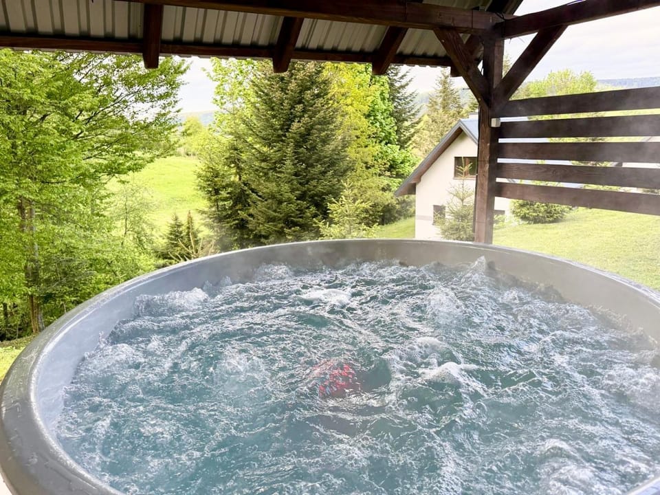 Spring, Day, Natural landscape, Hot Tub, Pool view, Swimming pool