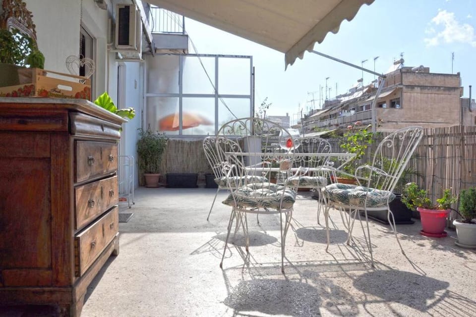 Koukaki sunshine roof apartment Apartment in Kallithea