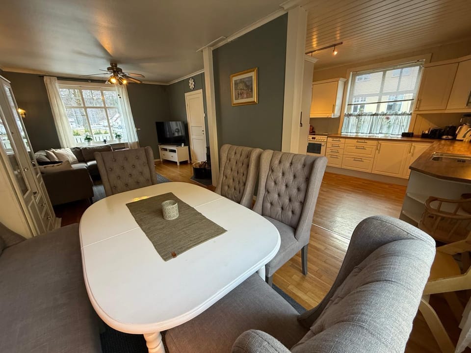 TV and multimedia, Kitchen or kitchenette, Dining area