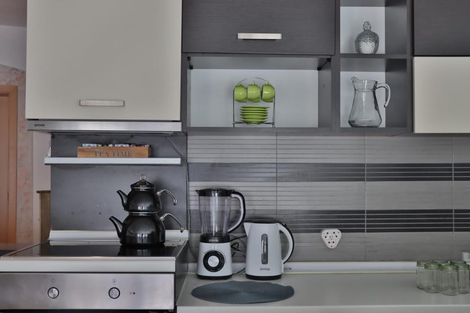 Coffee/tea facilities, Kitchen or kitchenette
