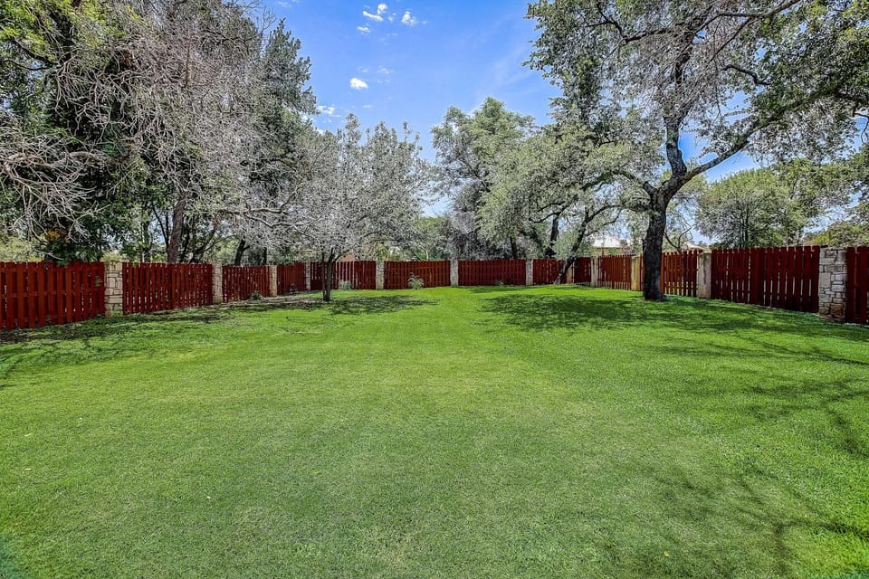Horseshoe Bay Beauty House in Lake Lyndon B Johnson