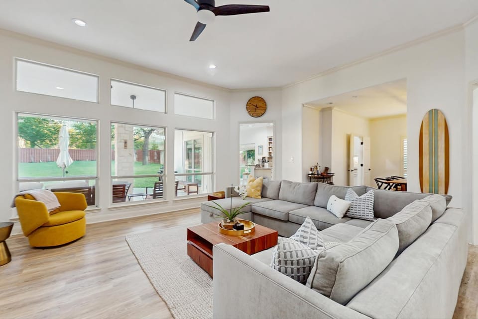 Horseshoe Bay Beauty House in Lake Lyndon B Johnson