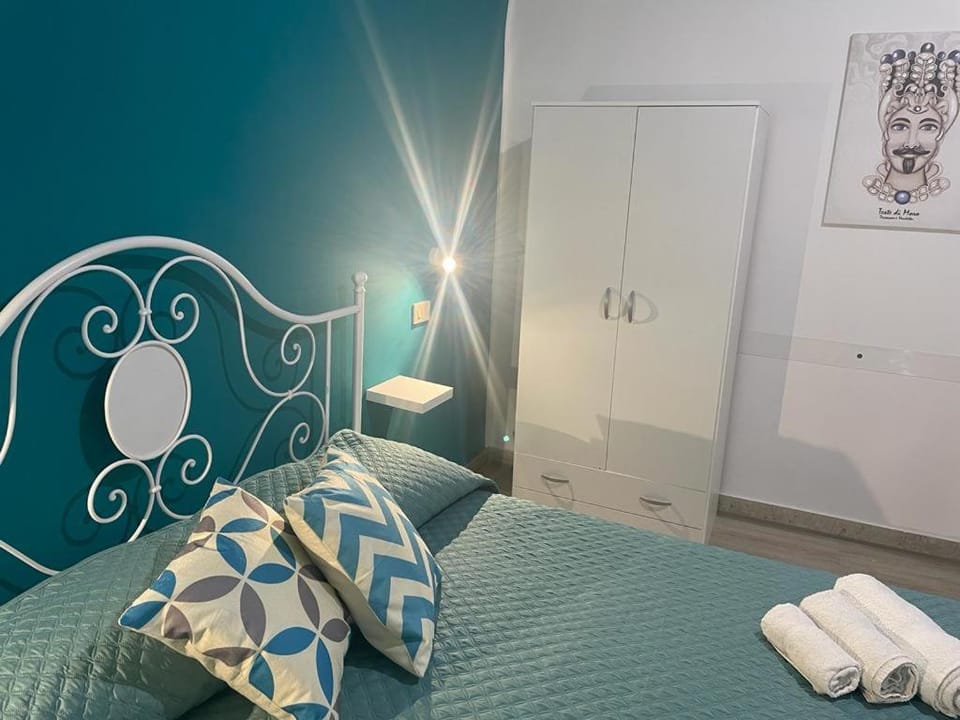 Bed, Photo of the whole room, Bedroom, towels, wardrobe