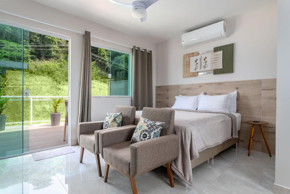 Bed, Photo of the whole room, Bedroom, fireplace