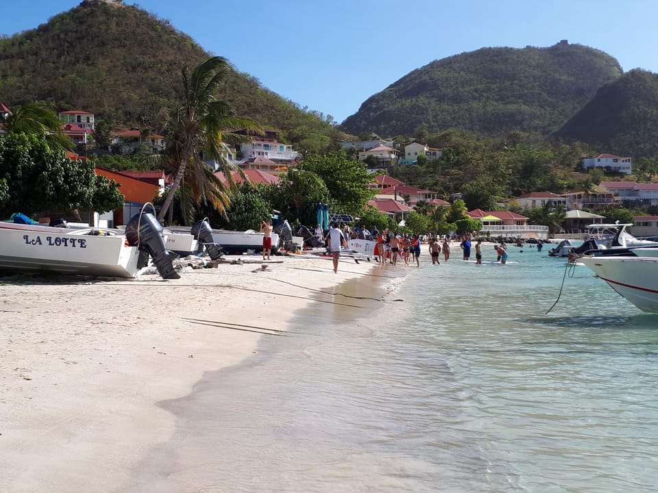 Nearby landmark, Day, People, Natural landscape, Beach, group of guests