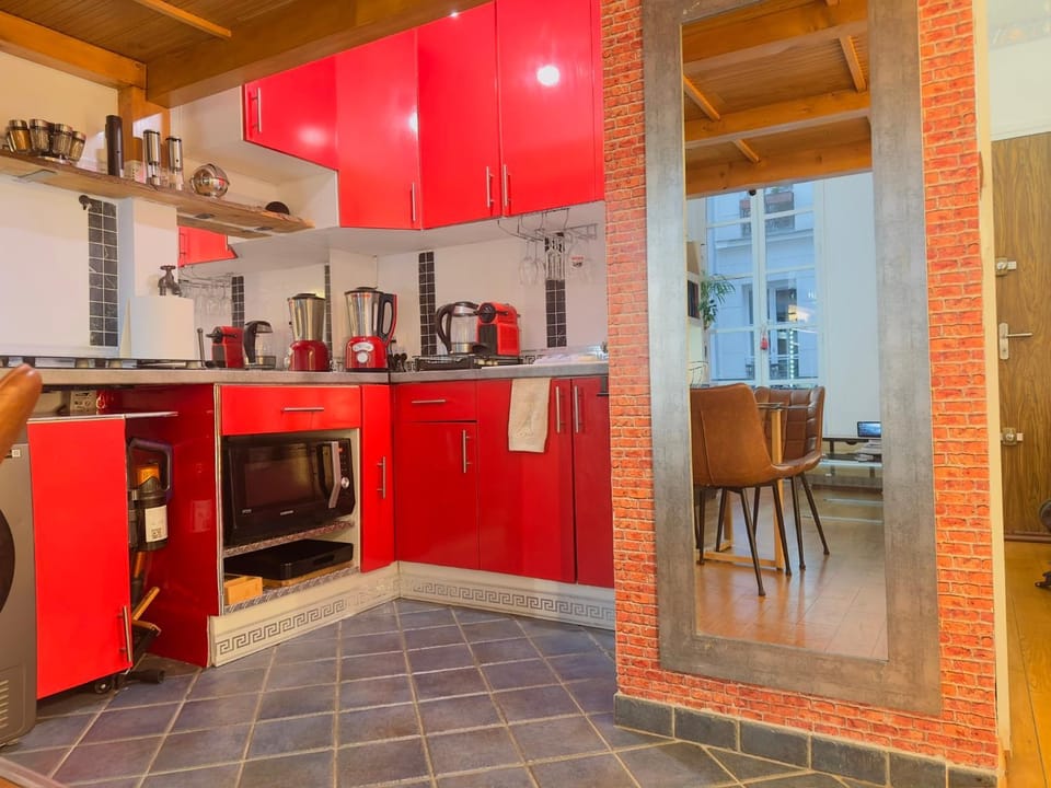 Kitchen or kitchenette