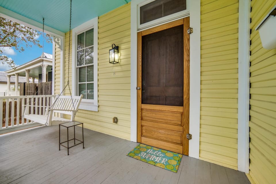 Patio, Facade/entrance, Balcony/Terrace