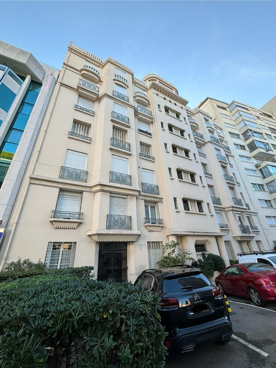 Property building, Facade/entrance