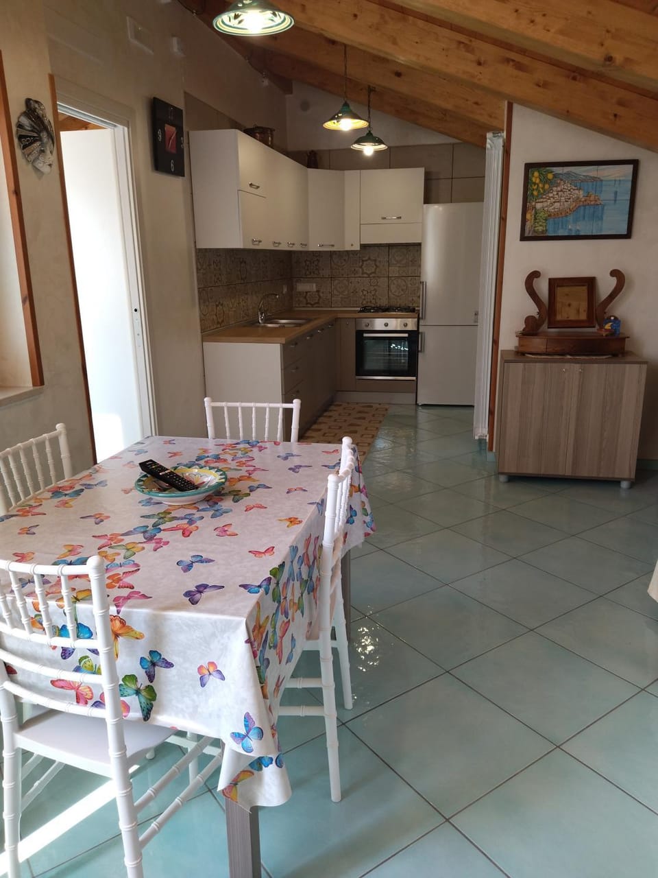 Kitchen or kitchenette, Dining area, pet friendly, stove