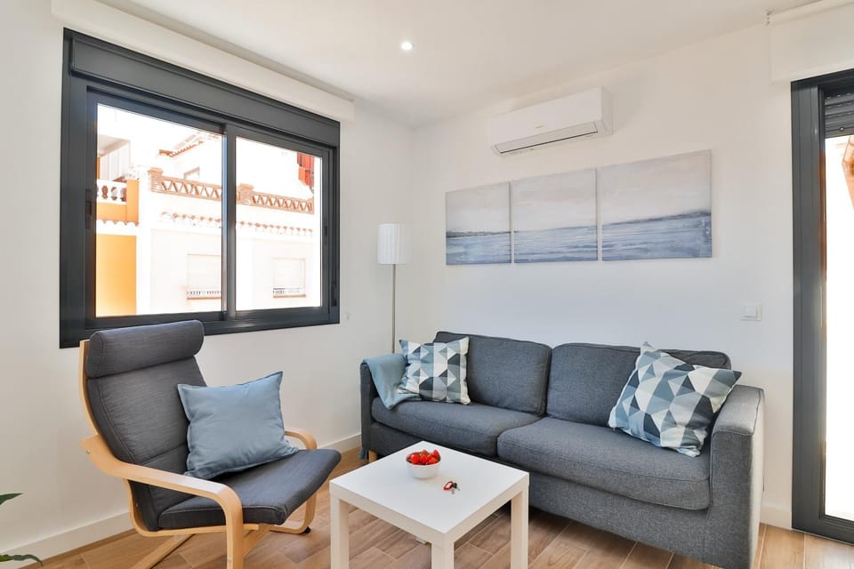 Living room, Seating area, air conditioner