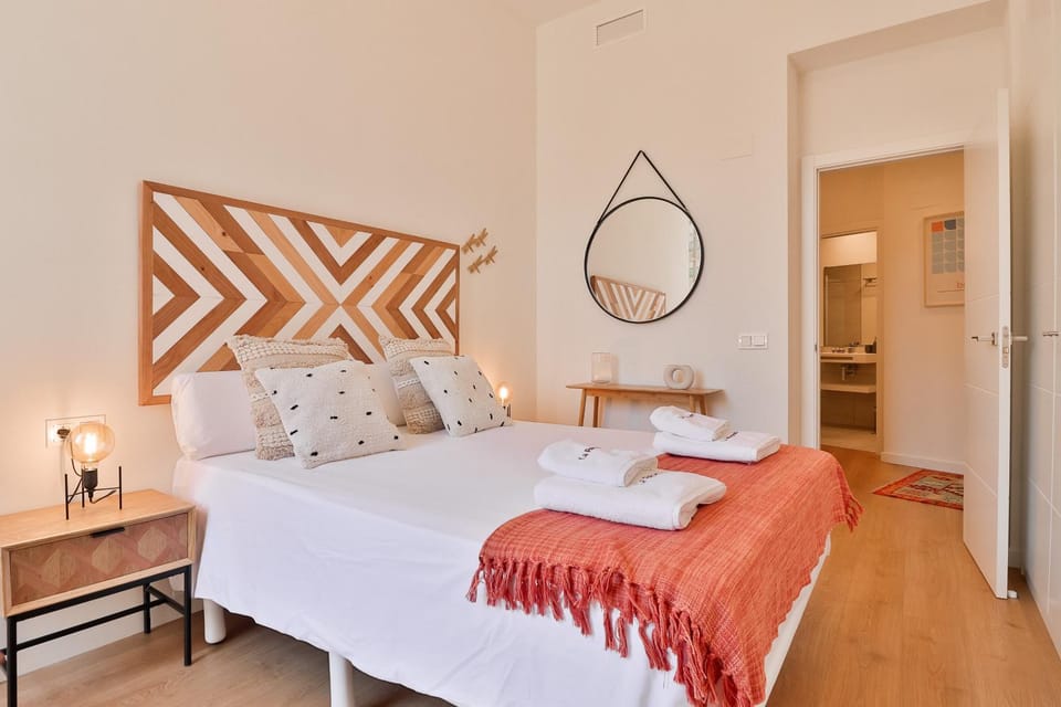 Bed, Photo of the whole room, Bedroom, heating, heating, towels, wardrobe, air conditioner, air conditioner