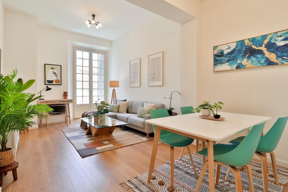 Living room, Dining area