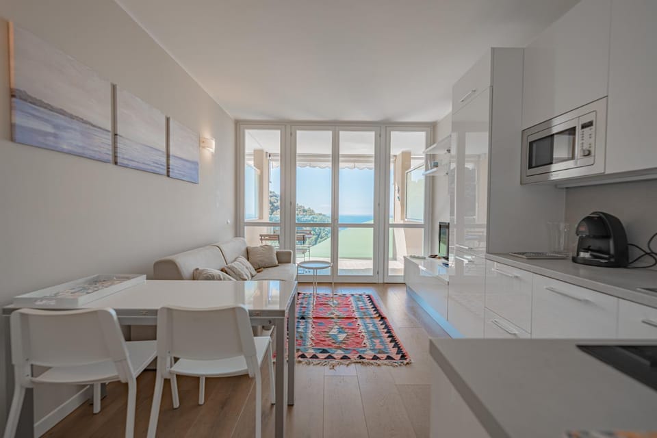 Appartamento incantevole con piscina Apartment in Vallecrosia