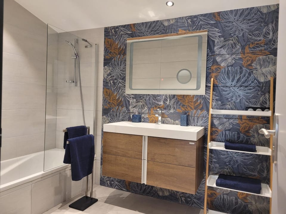 Bathroom, Bath