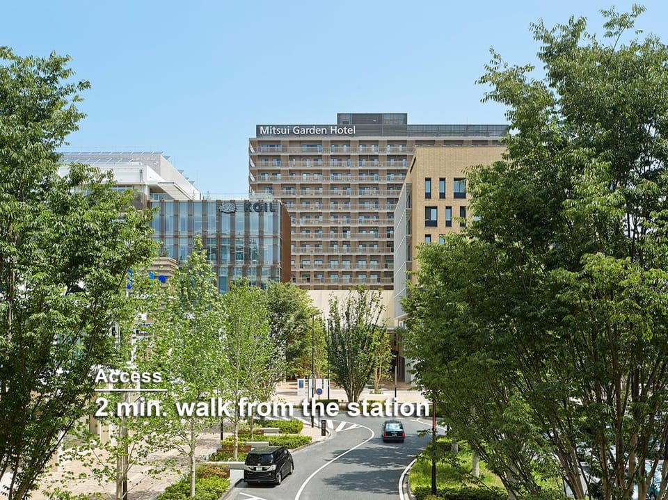 Property building, Day, Location