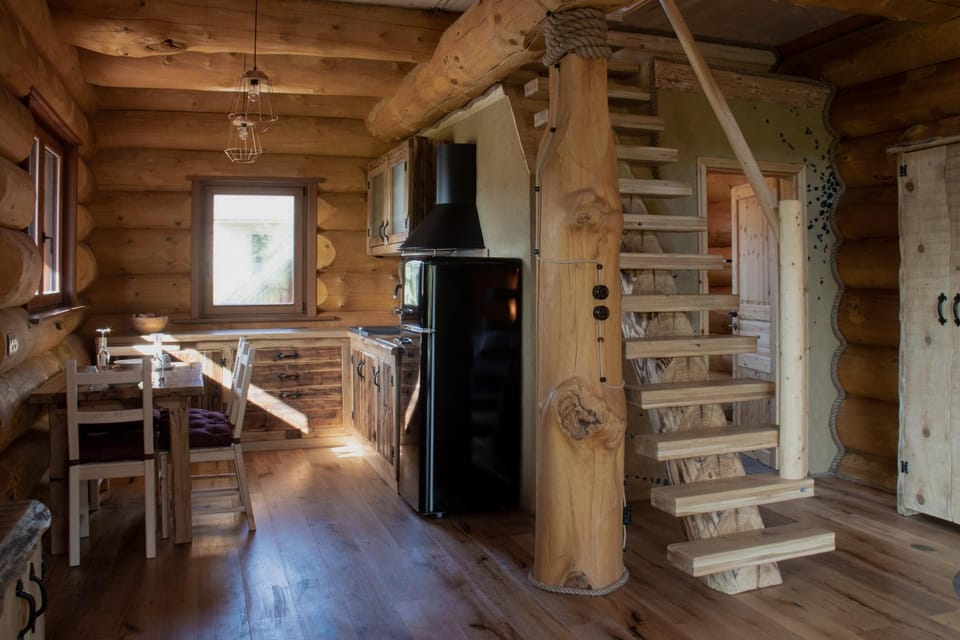 Facade/entrance, kitchen