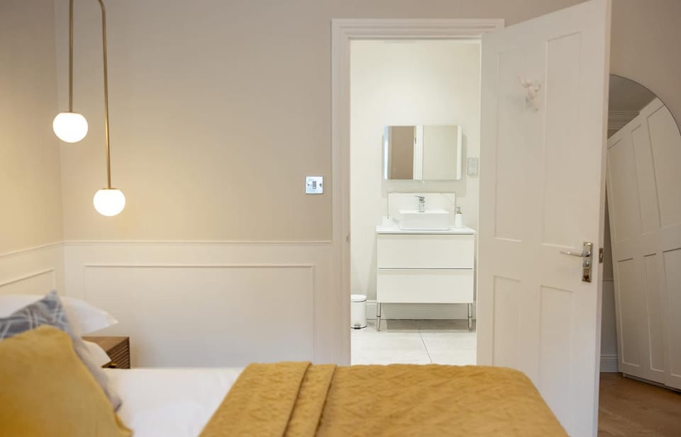 WENSLEYDALE, OLD SCHOOL ROOMS - Ground Floor Luxury Apartment in Richmond, North Yorkshire Apartment in England