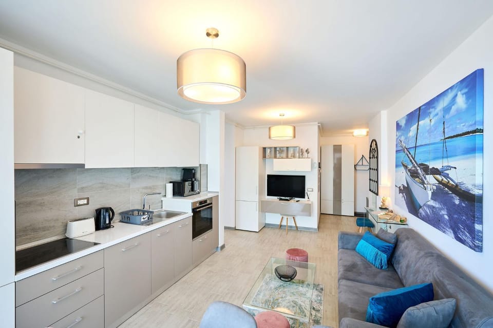 Mamaia Dream by CB SeaFront in Spa & Pools Resort Apartment in Constanța County