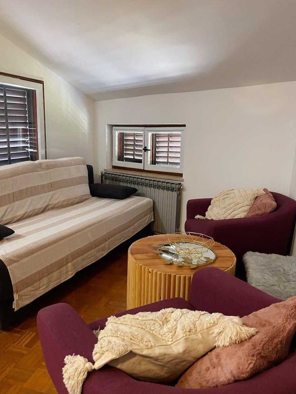Living room, Photo of the whole room, Seating area