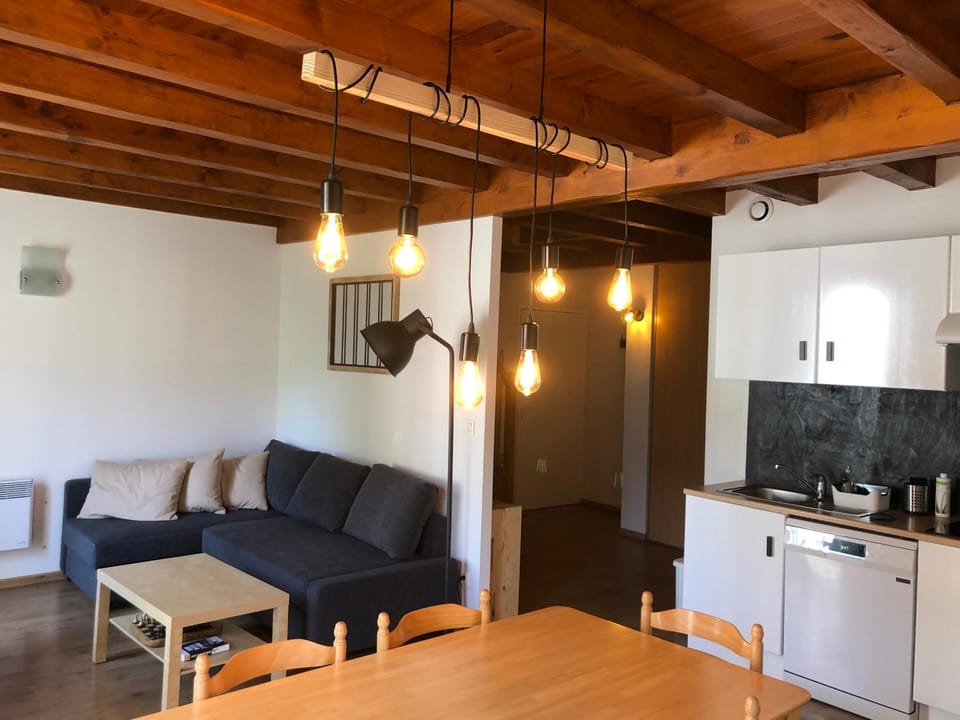 Kitchen or kitchenette, Living room