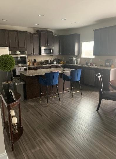 Kitchen or kitchenette, Internal: Not applicable to any particular room