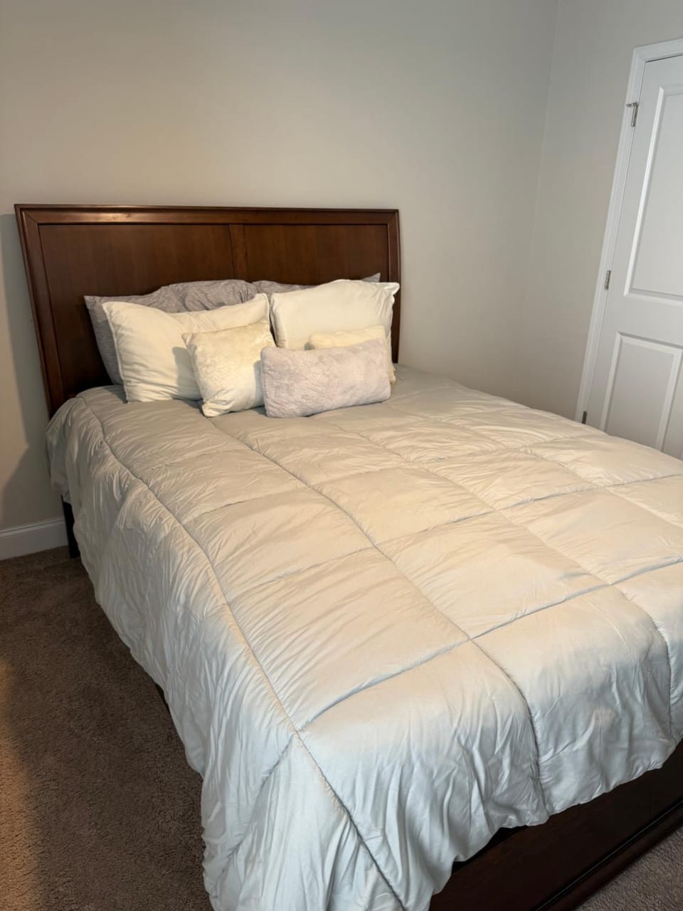 Private, quiet, immaculate bachelor pad with free parking on site Vacation rental in Georgia