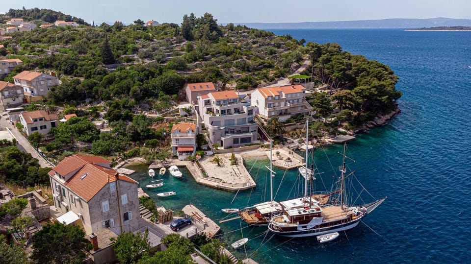 Property building, Natural landscape, Bird's eye view, Sea view