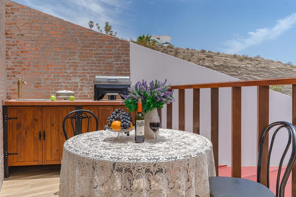 Balcony/Terrace, Drinks, Alcoholic drinks